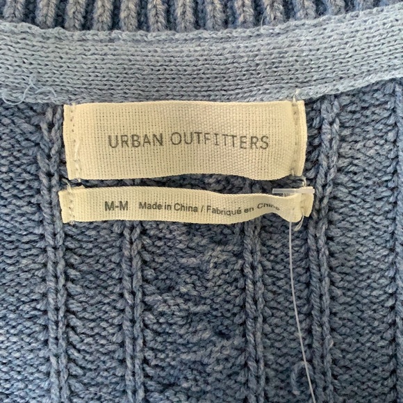 Cropped urban outfitters sweater - Picture 3 of 3